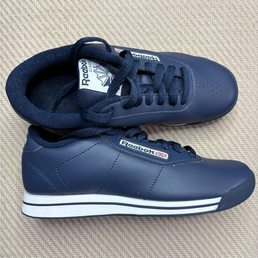 Reebok Kids Sneakers in Navy Size 6